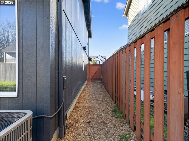 1686 Se 74TH Ave, Hillsboro, OR 97123