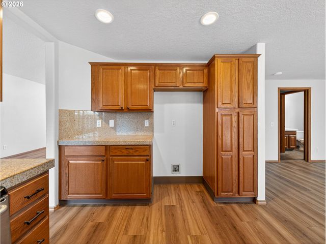 1686 Se 74TH Ave, Hillsboro, OR 97123