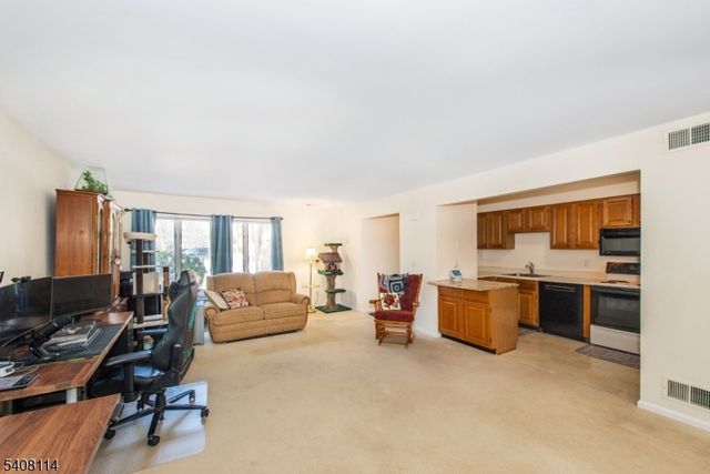 61 Westchester Ter, Clinton Twp., NJ 08801