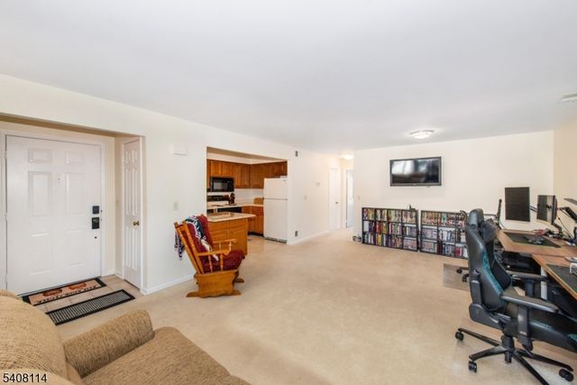 61 Westchester Ter, Clinton Twp., NJ 08801