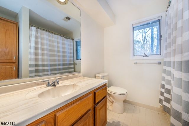 61 Westchester Ter, Clinton Twp., NJ 08801