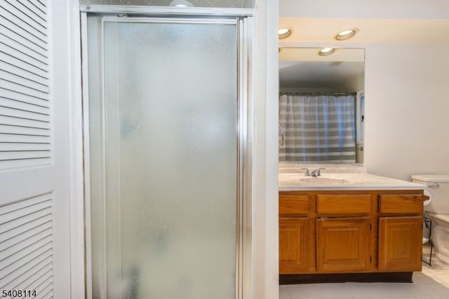 61 Westchester Ter, Clinton Twp., NJ 08801