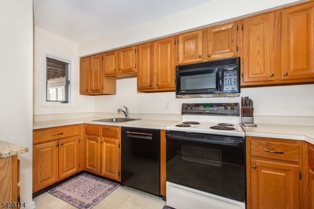 61 Westchester Ter, Clinton Twp., NJ 08801