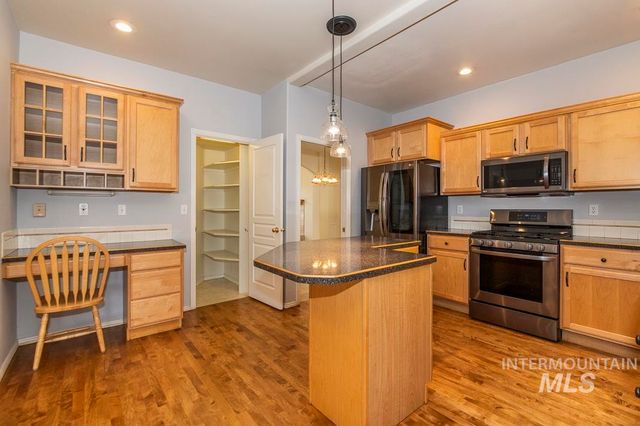 6033 N Tapestry Way, Boise, ID 83713