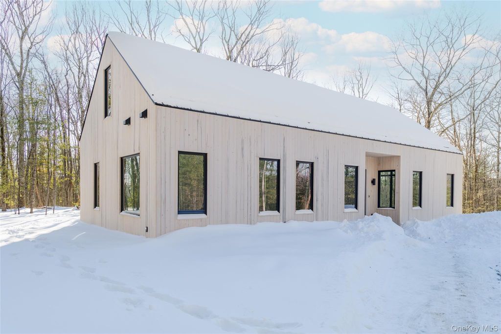 48 Pine Grove Road, Kerhonkson, NY 12446