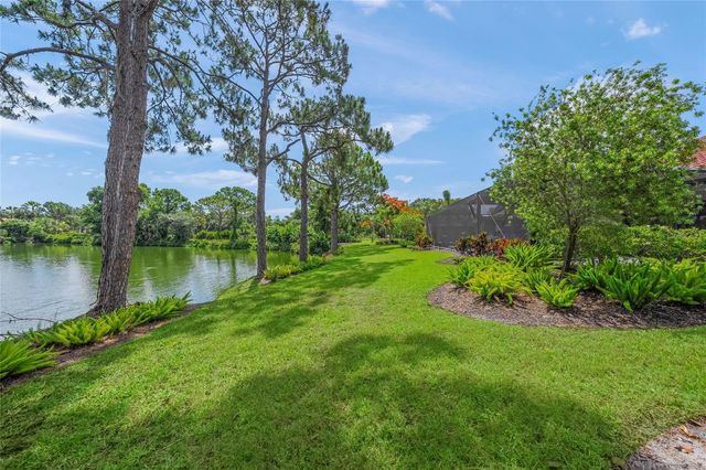 8331 MISTY LAKE CIRCLE, Sarasota, FL 34241