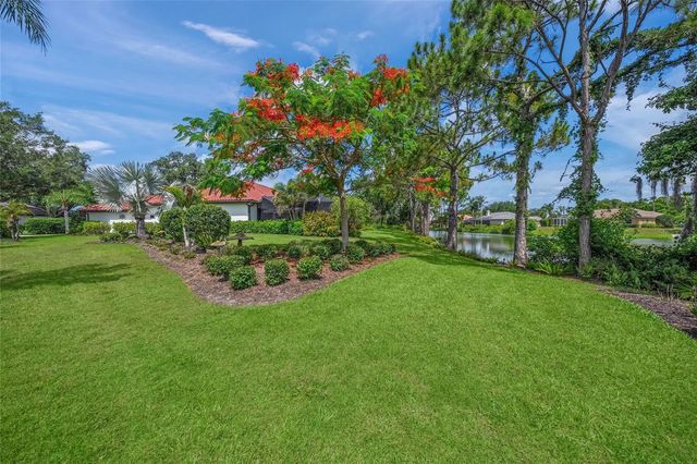 8331 MISTY LAKE CIRCLE, Sarasota, FL 34241