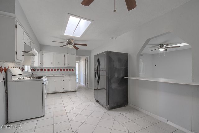 10368 Potencia Drive A, Socorro, TX 79927