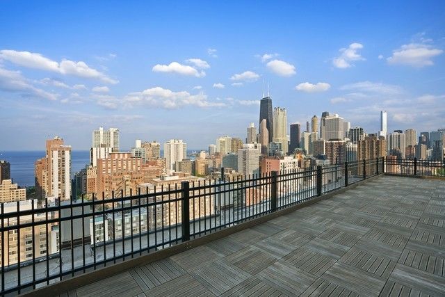 1360 N Sandburg Terrace 1807c, Chicago, IL 60610