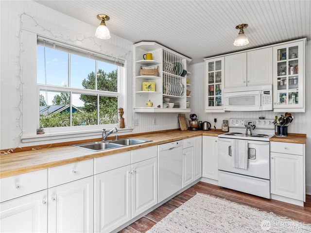 1011 Cass Street, Port Townsend, WA 98368
