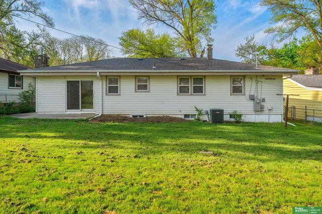 5424 Northwest Drive, Omaha, NE 68104