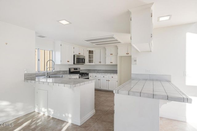 5124 Beachcomber Street, Oxnard, CA 93035