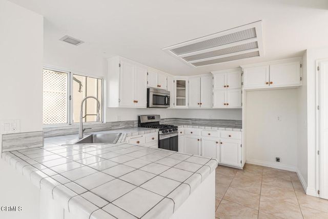 5124 Beachcomber Street, Oxnard, CA 93035