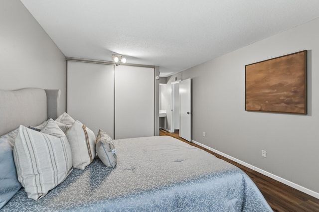 4612 Cedar Lake Road S 4, Saint Louis Park, MN 55416