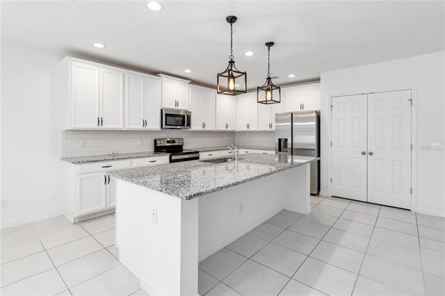 928 AVENAL LANE, Davenport, FL 33837