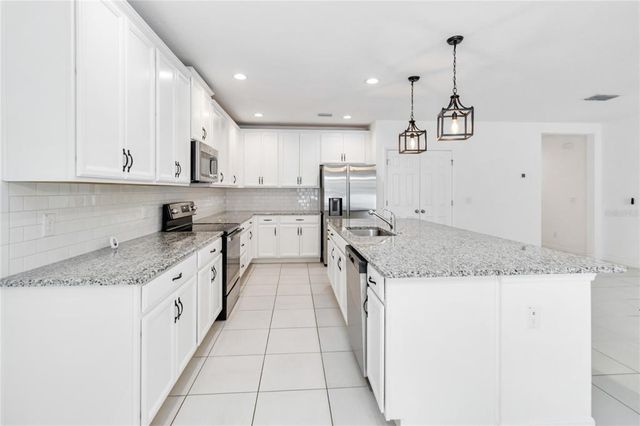 928 AVENAL LANE, Davenport, FL 33837
