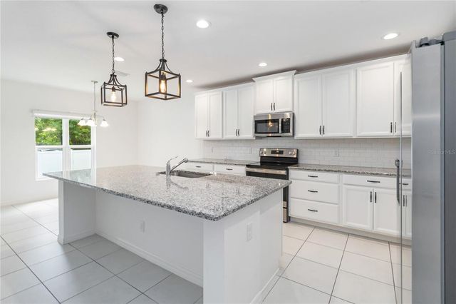 928 AVENAL LANE, Davenport, FL 33837
