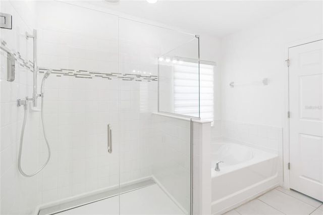 928 AVENAL LANE, Davenport, FL 33837