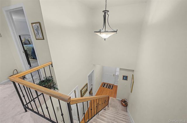 84 Aspen Drive W, Woodbury, NY 11797