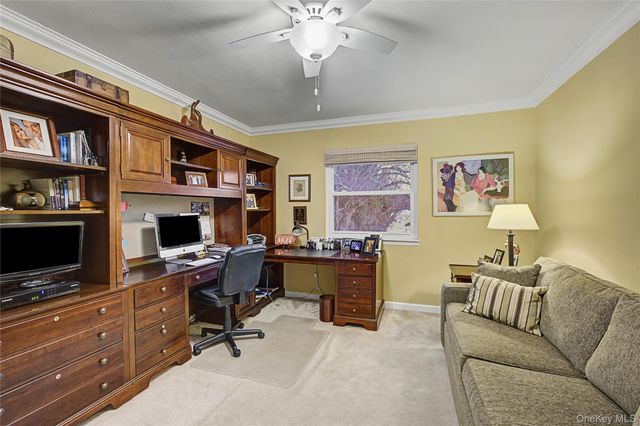 84 Aspen Drive W, Woodbury, NY 11797