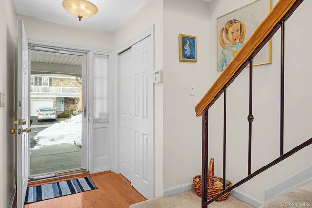 84 Aspen Drive W, Woodbury, NY 11797