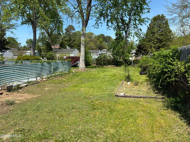 419 Clayton Road, Schenectady, NY 12304