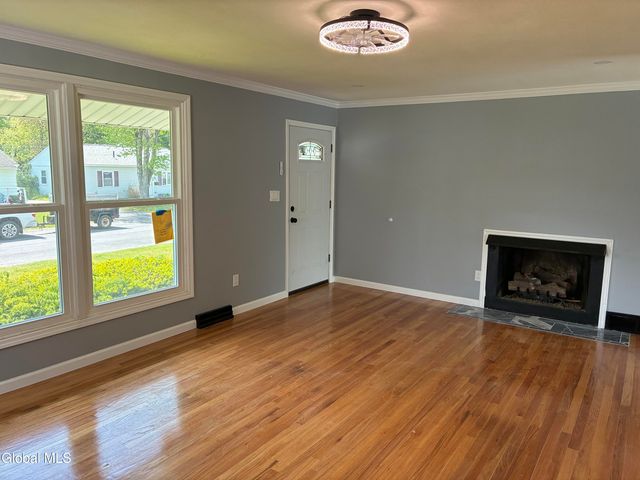 419 Clayton Road, Schenectady, NY 12304
