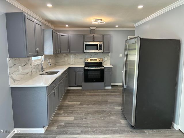419 Clayton Road, Schenectady, NY 12304