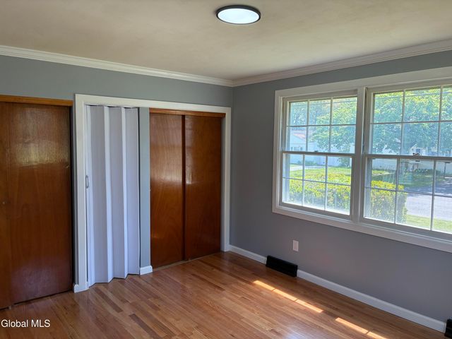 419 Clayton Road, Schenectady, NY 12304