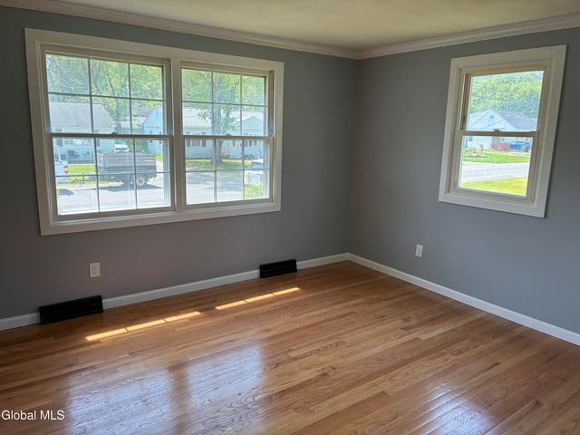 419 Clayton Road, Schenectady, NY 12304