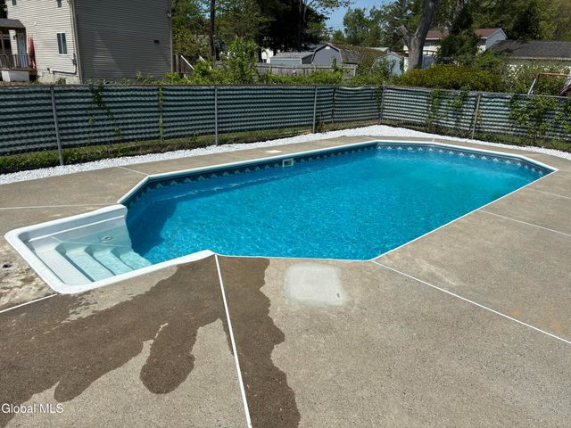 419 Clayton Road, Schenectady, NY 12304