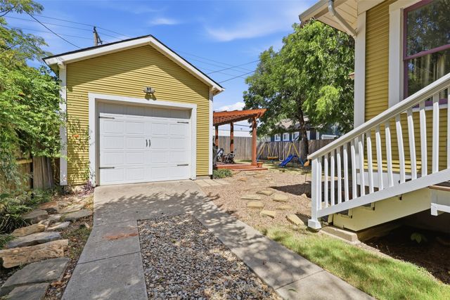 2114 Hurley Avenue, Fort Worth, TX 76110