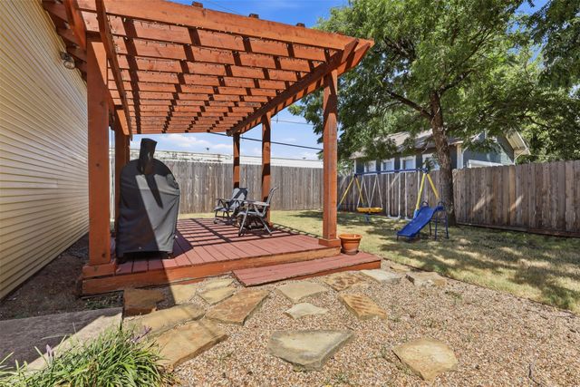 2114 Hurley Avenue, Fort Worth, TX 76110