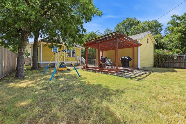 2114 Hurley Avenue, Fort Worth, TX 76110
