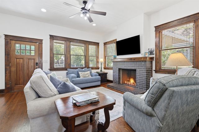 2114 Hurley Avenue, Fort Worth, TX 76110
