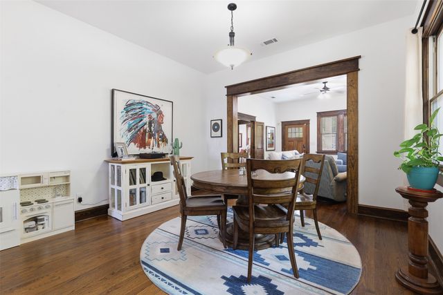2114 Hurley Avenue, Fort Worth, TX 76110