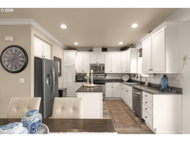 10999 Sw SAGE Ter, Portland, OR 97223