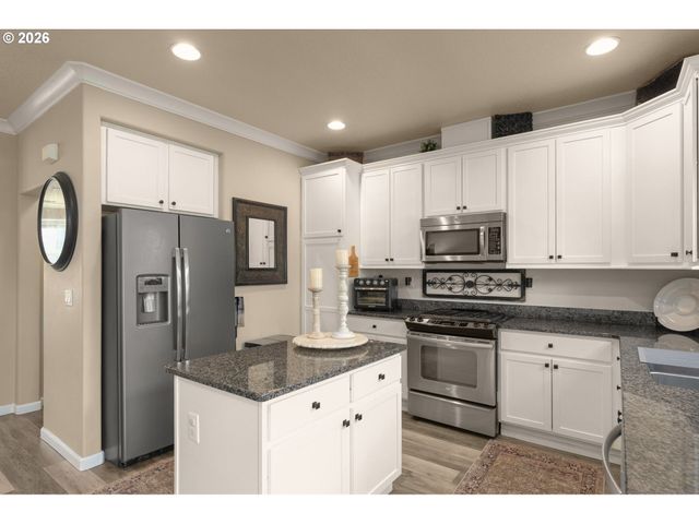 10999 Sw SAGE Ter, Portland, OR 97223