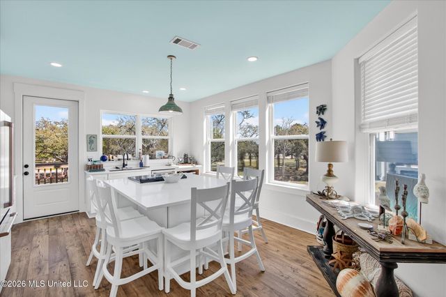 218 West Avenue, Long Beach, MS 39560