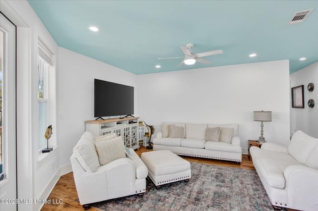 218 West Avenue, Long Beach, MS 39560