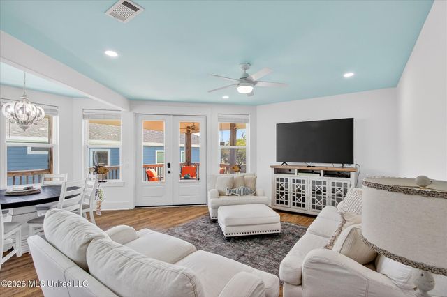 218 West Avenue, Long Beach, MS 39560