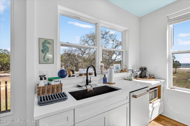 218 West Avenue, Long Beach, MS 39560