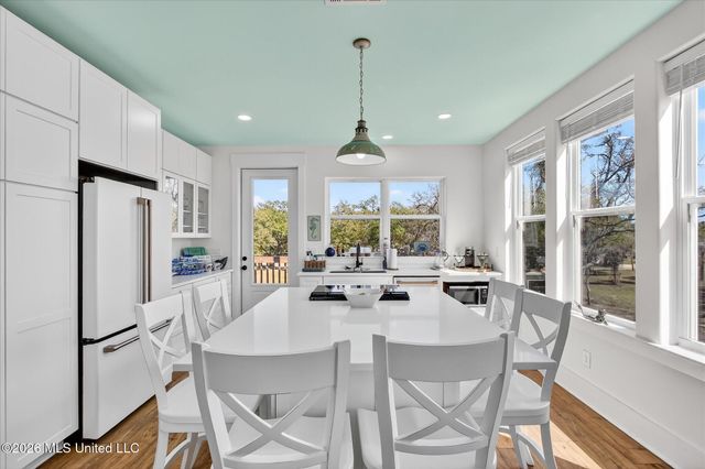 218 West Avenue, Long Beach, MS 39560