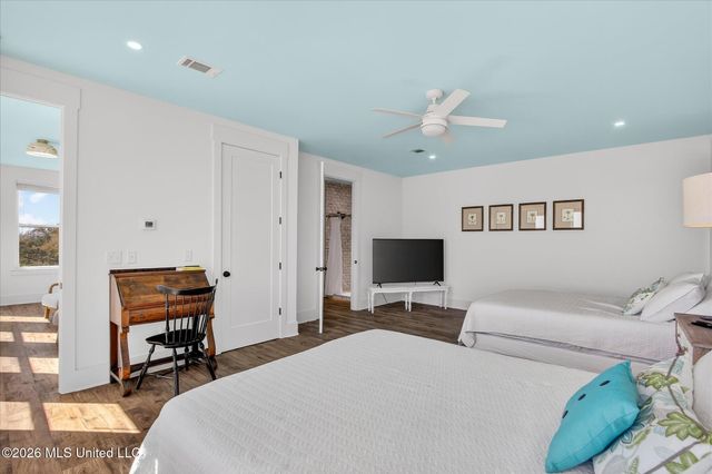 218 West Avenue, Long Beach, MS 39560