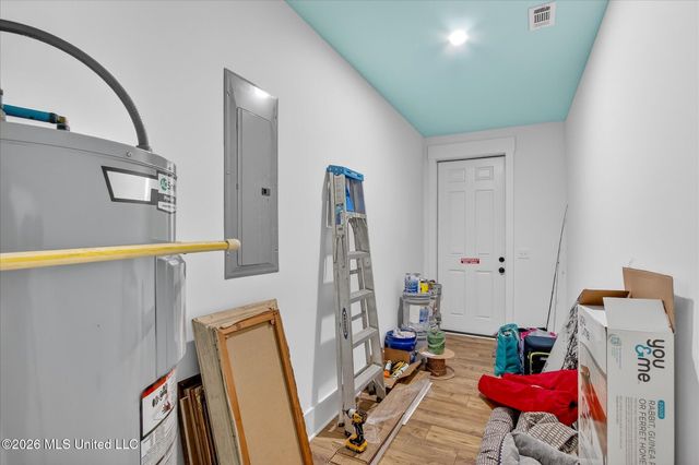 218 West Avenue, Long Beach, MS 39560