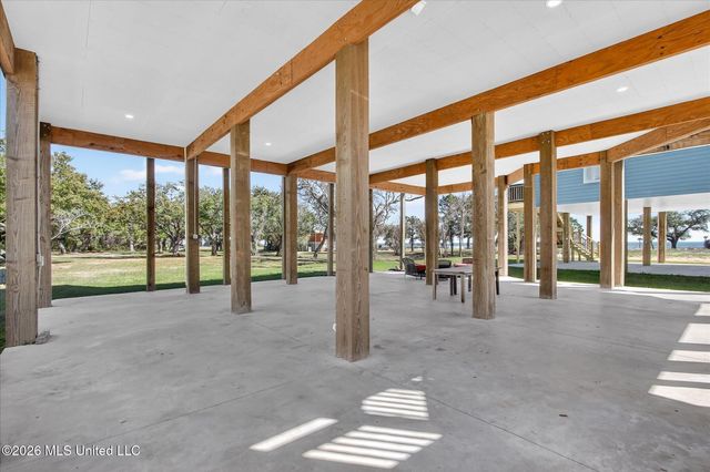 218 West Avenue, Long Beach, MS 39560