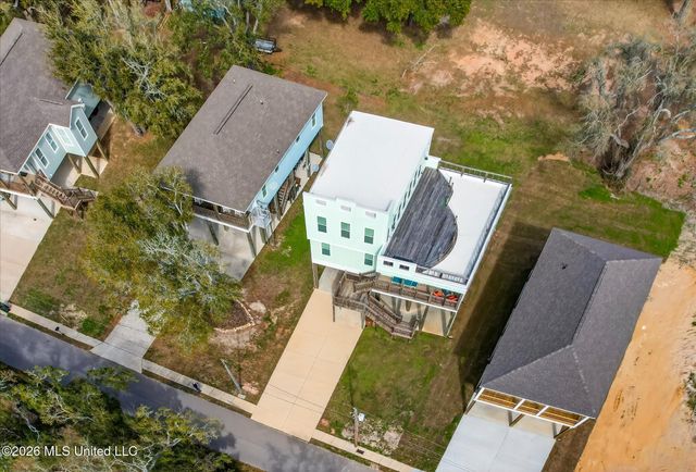 218 West Avenue, Long Beach, MS 39560