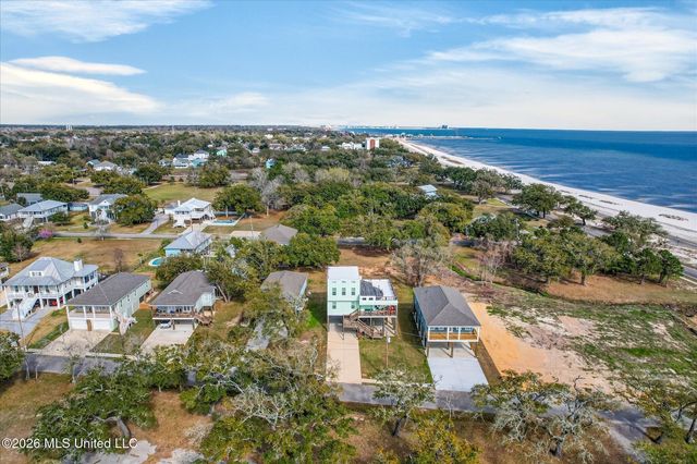 218 West Avenue, Long Beach, MS 39560