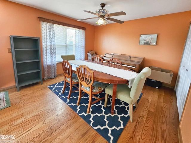 54690 Beacon Cove Circle, New Baltimore, MI 48047