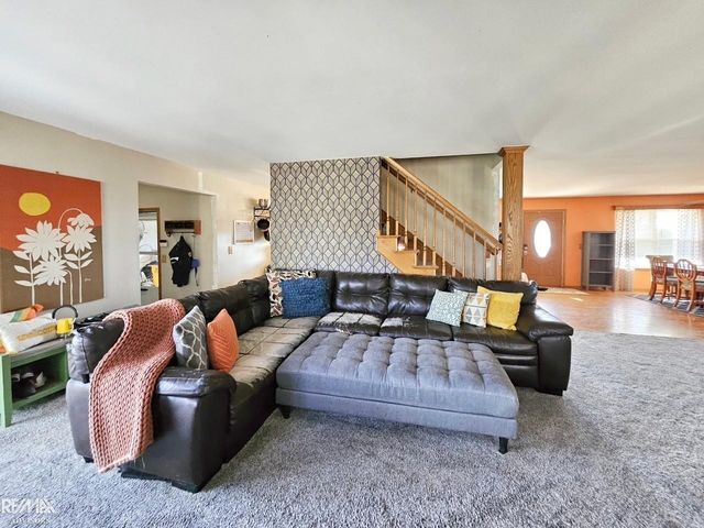 54690 Beacon Cove Circle, New Baltimore, MI 48047